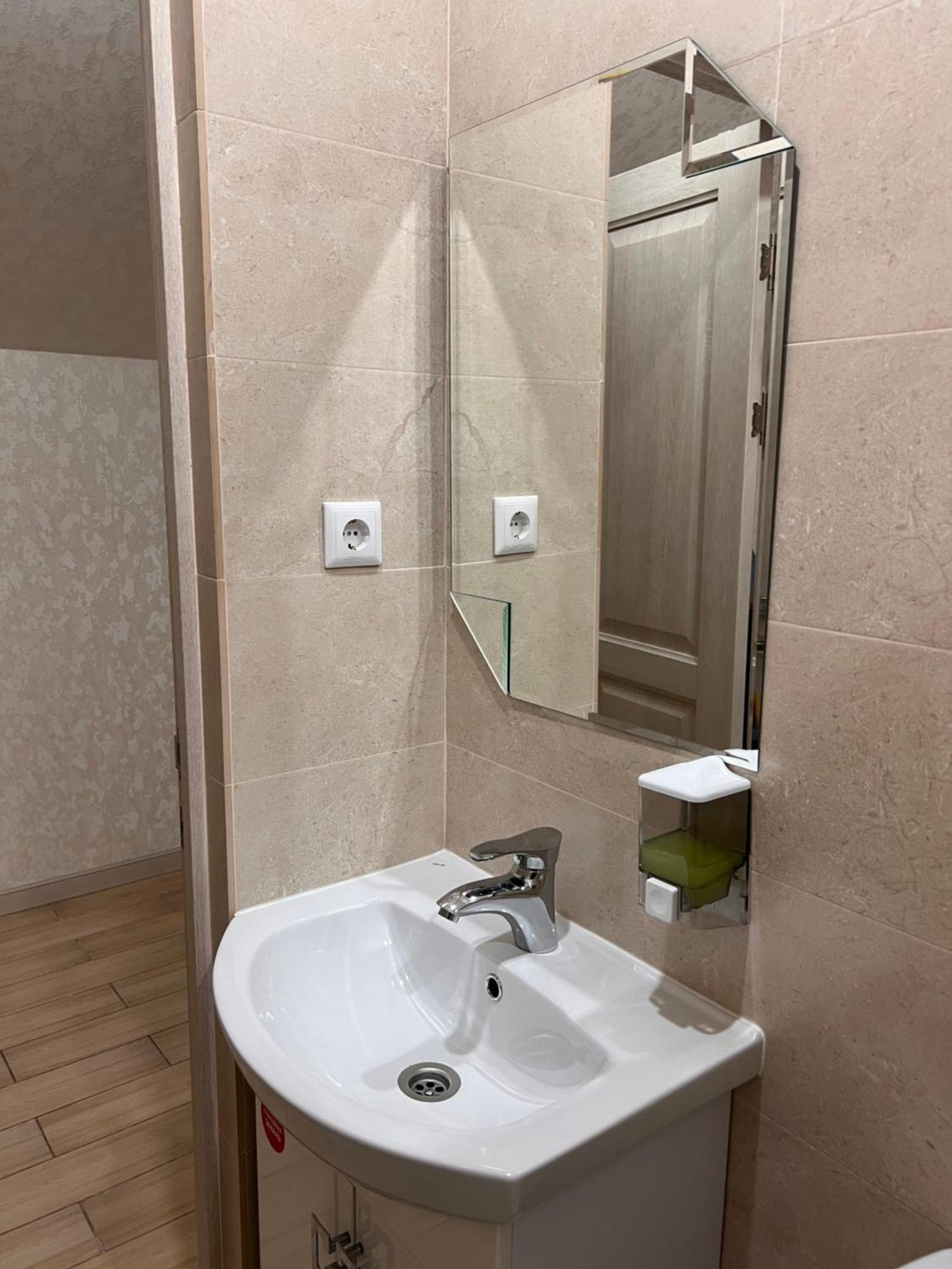 Hotel Гостинично-Банный Комплекс Майами Люкс Qostanai Exterior foto